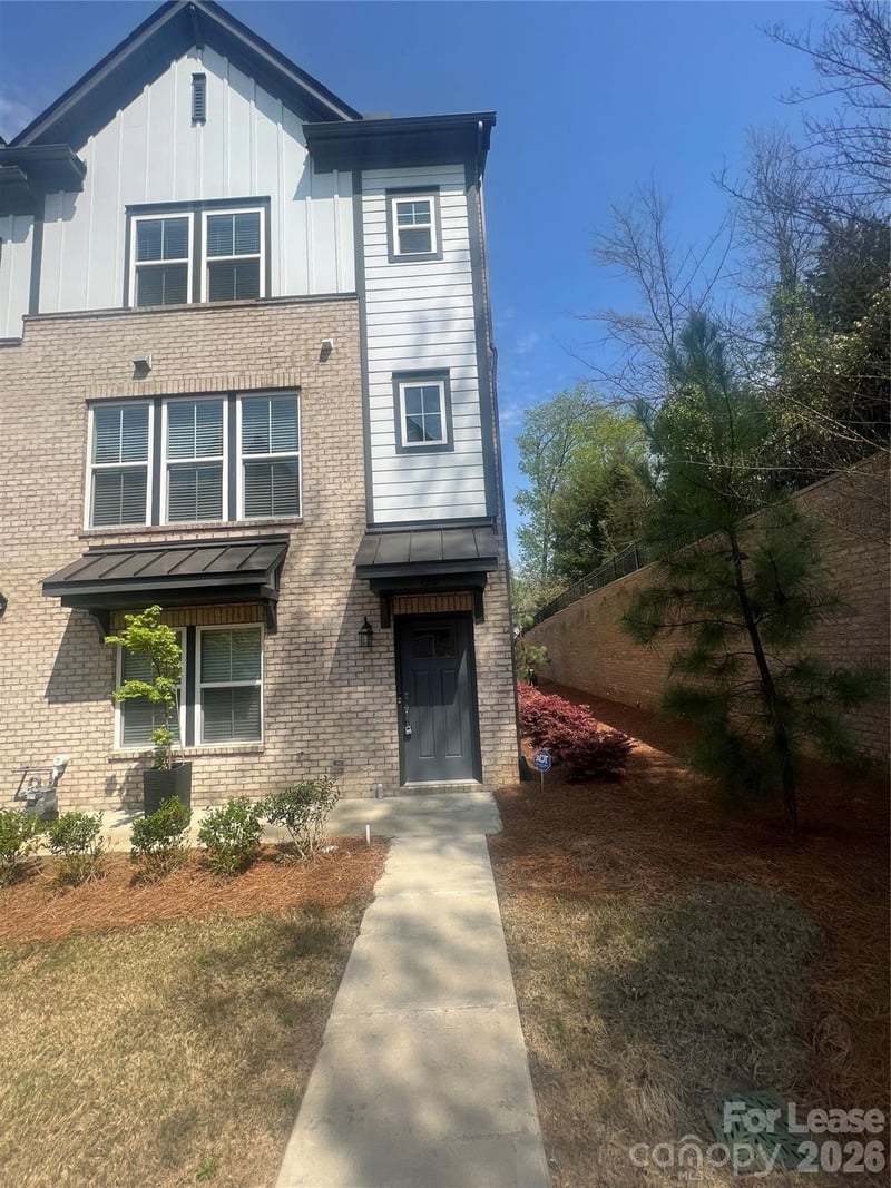 128 Bell Meadow Place, Charlotte, NC - 4 beds, 3.5 baths - $4,000