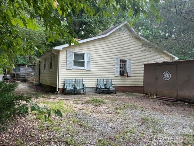 1526 Bills Creek Road, Lake Lure, NC - 2 beds, 1 bath, 1,267 sqft - $105,000
