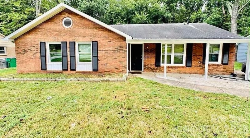4824 Farm Pond Lane, Charlotte, NC - 3 beds, 1.5 baths, 1,325 sqft - $319,900