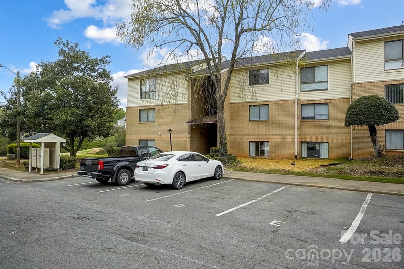 4816 Spring Lake Road, Charlotte, NC - 2 beds, 2 baths, 1,085 sqft - $150,000