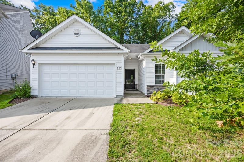 809 Gunnar Drive, Gastonia, NC - 3 beds, 2 baths, 1,543 sqft - $290,000