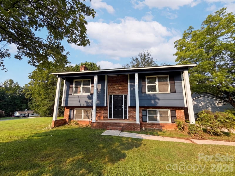 5601 Beaconsfield Road, Charlotte, NC - 5 beds, 3 baths, 1,553 sqft - $288,000