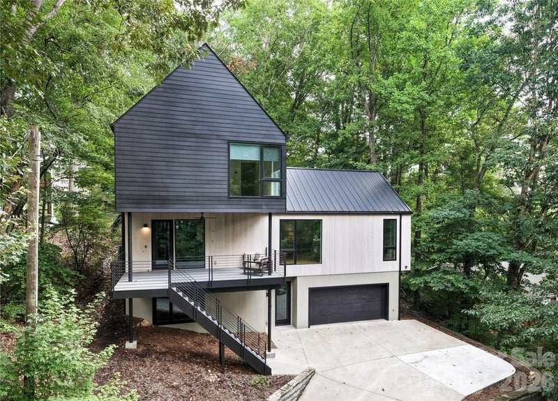 190 Rumbough Place, Asheville, NC - 5 beds, 3.5 baths, 3,028 sqft - $1,100,000