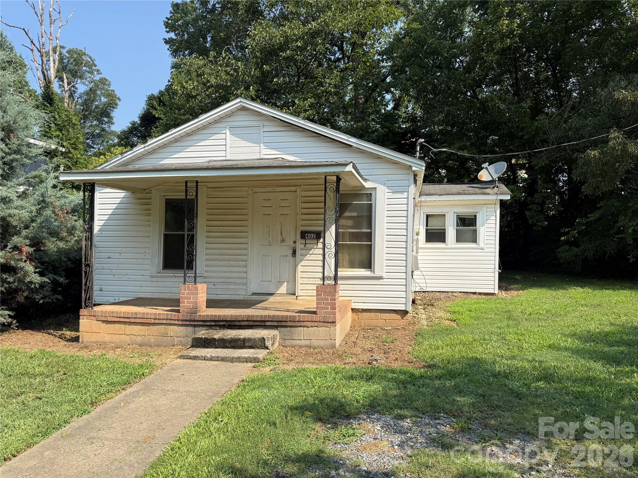 402 Lincoln Street, Belmont, NC. property listing photo