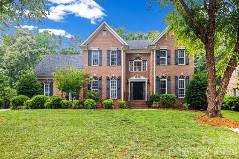 7015 Olde Sycamore Drive, Charlotte, NC - 5 beds, 3.5 baths, 3,003 sqft - $650,000
