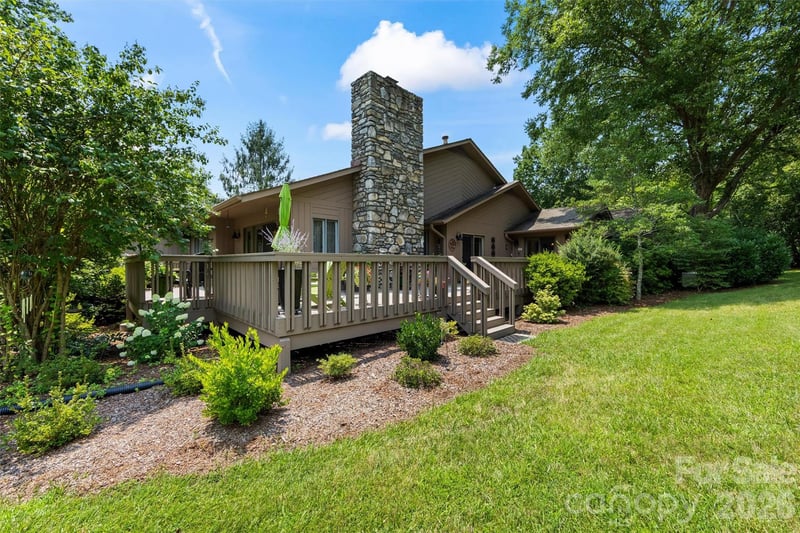 4 Governors Way, Asheville, NC - 2 beds, 2 baths, 1,879 sqft - $625,000