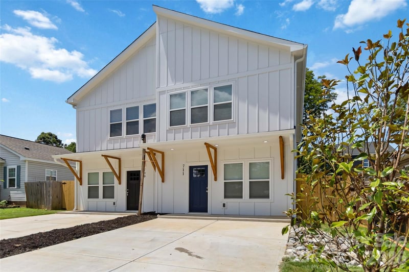 711 Pennsylvania Avenue, Charlotte, NC - 3 beds, 2.5 baths, 1,852 sqft - $359,900