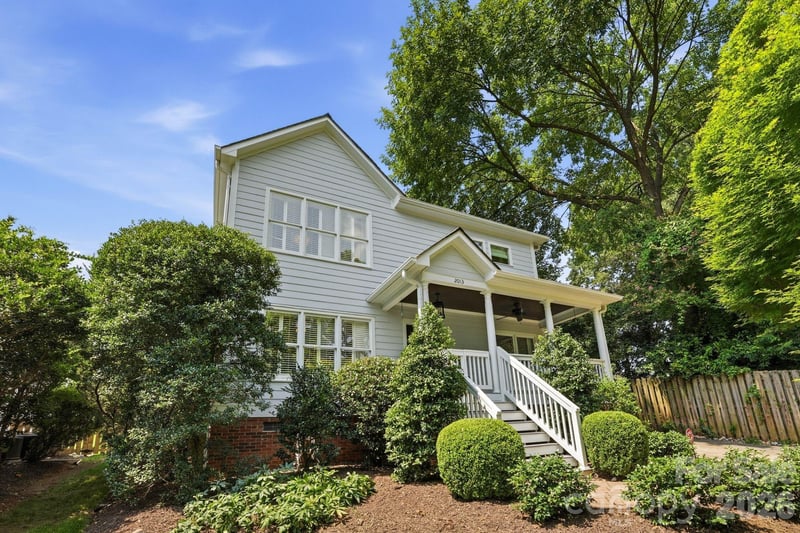 2013 Victorian Place, Charlotte, NC - 4 beds, 4 baths, 3,464 sqft - $1,649,000