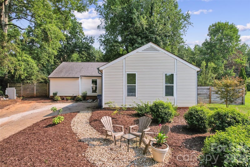 3554 Jared Court, Matthews, NC - 3 beds, 2 baths, 1,869 sqft - $387,500