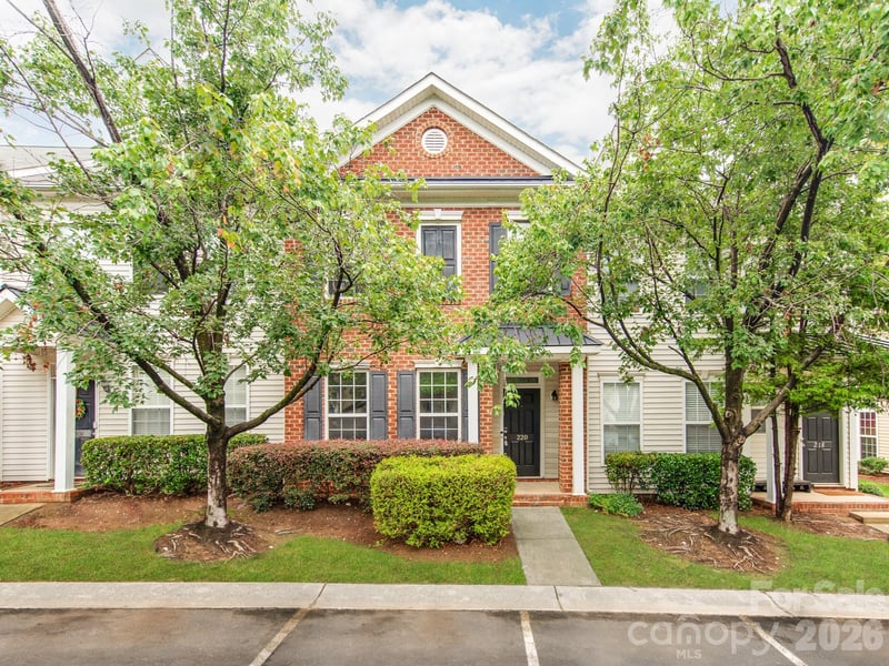 220 Township Drive, Fort Mill, SC - 3 beds, 2.5 baths, 1,421 sqft - $287,000