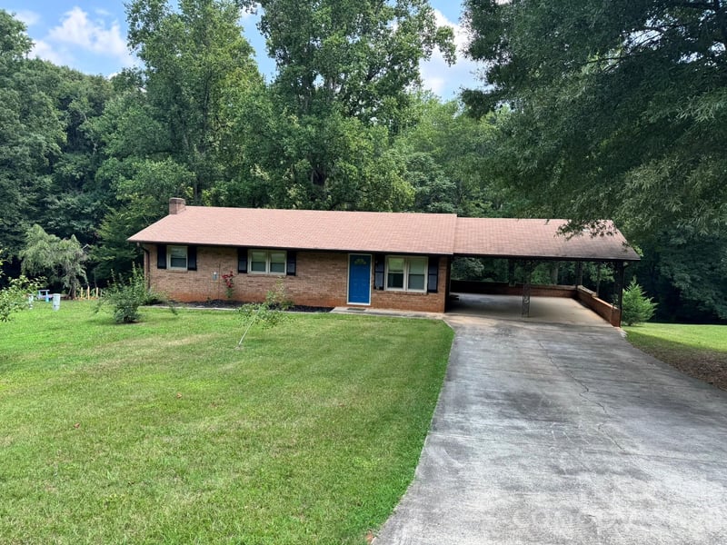 85 Meadowcreek Loop, Stony Point, NC - 3 beds, 1.5 baths, 1,130 sqft - $245,000