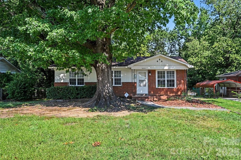 4421 Knollcrest Drive, Charlotte, NC - 3 beds, 1 bath, 1,117 sqft - $260,000