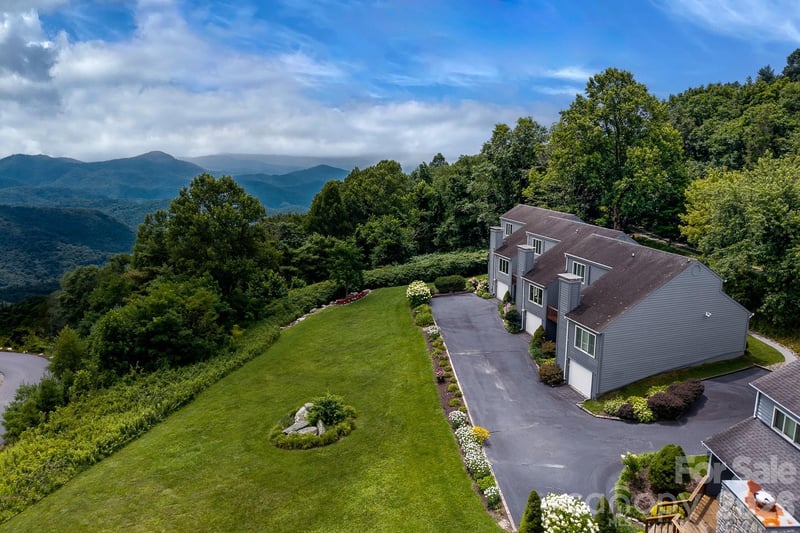 151 Knob Road unit #9, Blowing Rock, NC - 2 beds, 3 baths, 1,895 sqft - $625,000
