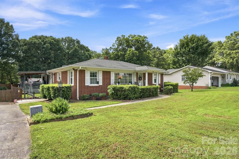148 Era Street, Troutman, NC - 3 beds, 2 baths, 1,881 sqft - $349,900