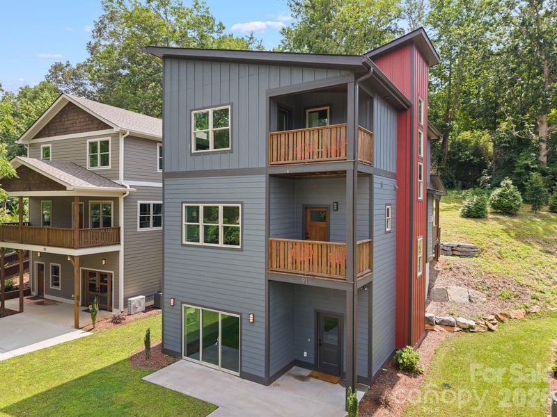 91 Glendale Avenue, Asheville, NC - 3 beds, 3.5 baths, 2,762 sqft - $674,900