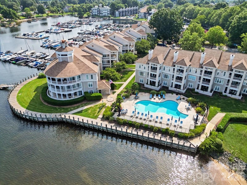 18613 Vineyard Point Lane, Cornelius, NC - 3 beds, 2 baths, 1,269 sqft - $689,000
