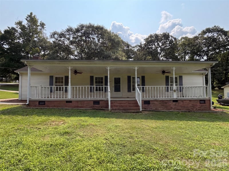 529 Timberlane Drive, Mount Holly, NC - 3 beds, 1.5 baths, 1,489 sqft - $313,000