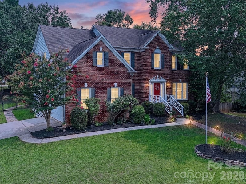 2805 Peverell Lane, Charlotte, NC - 5 beds, 2.5 baths, 3,115 sqft - $850,000