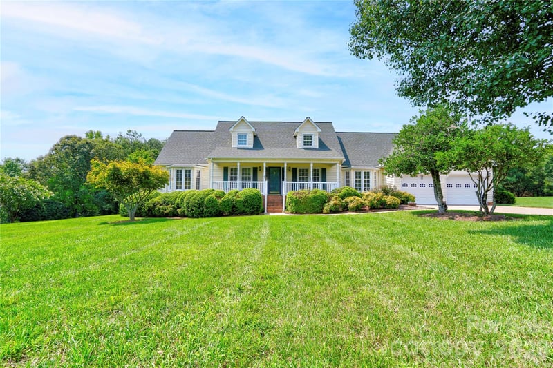 719 W Zion Church Road, Shelby, NC - 3 beds, 2.5 baths, 3,014 sqft - $560,000