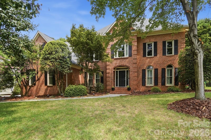 10427 Hadleigh Place, Charlotte, NC - 4 beds, 3.5 baths, 3,650 sqft - $1,198,000