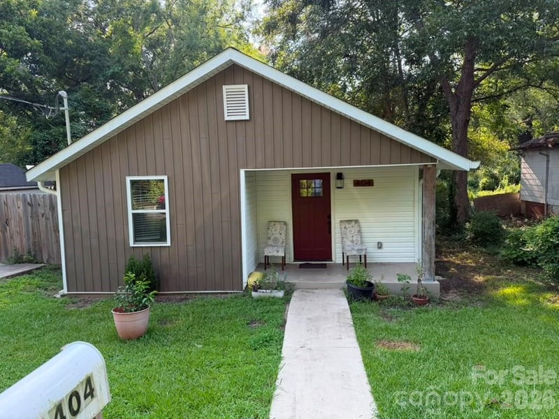 404 Palmetto Street, Lancaster, SC - 3 beds, 2 baths, 1,083 sqft - $210,000