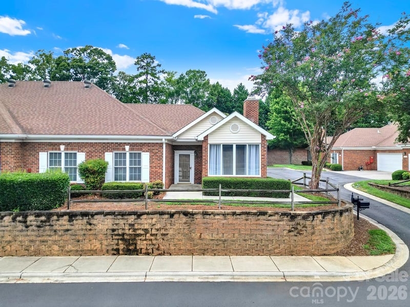 8368 Windsor Ridge Drive, Charlotte, NC - 2 beds, 2 baths, 1,368 sqft - $385,000