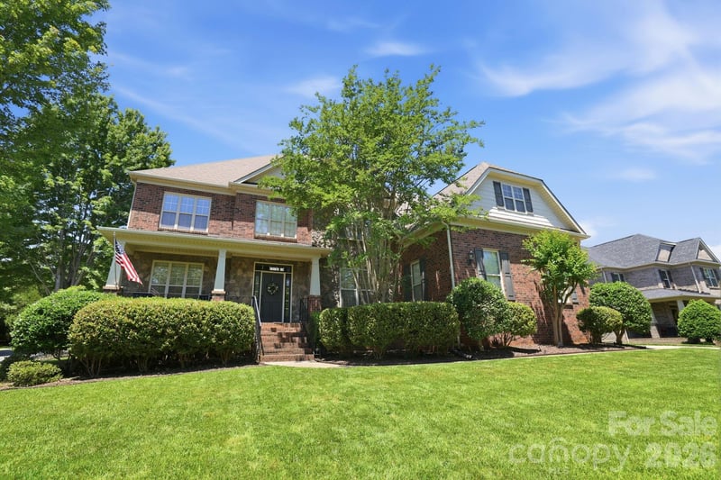705 Glenn Allen Way, Fort Mill, SC - 5 beds, 3.5 baths, 3,674 sqft - $850,000