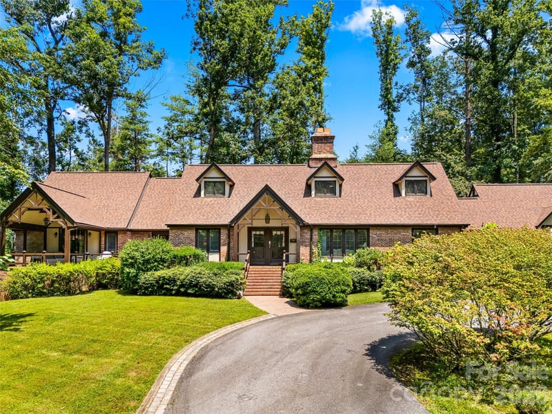 122 Stuyvesant Road, Asheville, NC - 6 beds, 4.5 baths, 4,433 sqft - $1,900,000