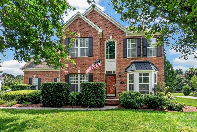 127 Corona Circle, Mooresville, NC - 3 beds, 2.5 baths, 3,467 sqft - $775,000