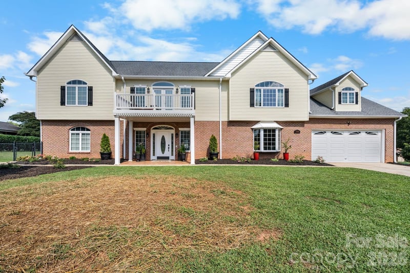 1360 Sweet briar Lane, Hickory, NC - 4 beds, 3 baths, 3,833 sqft - $584,900