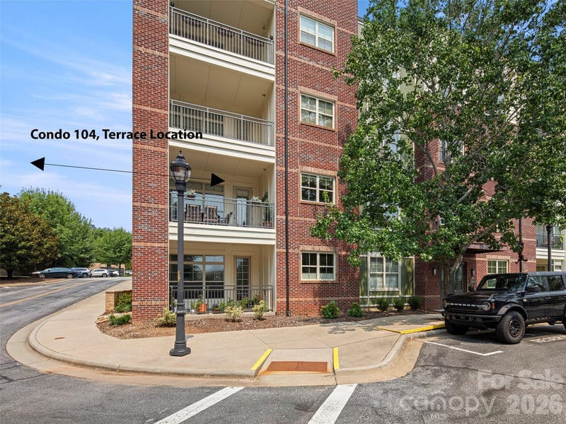 5 Farleigh Street Apt 104, Asheville, NC - 2 beds, 2 baths, 1,185 sqft - $550,000