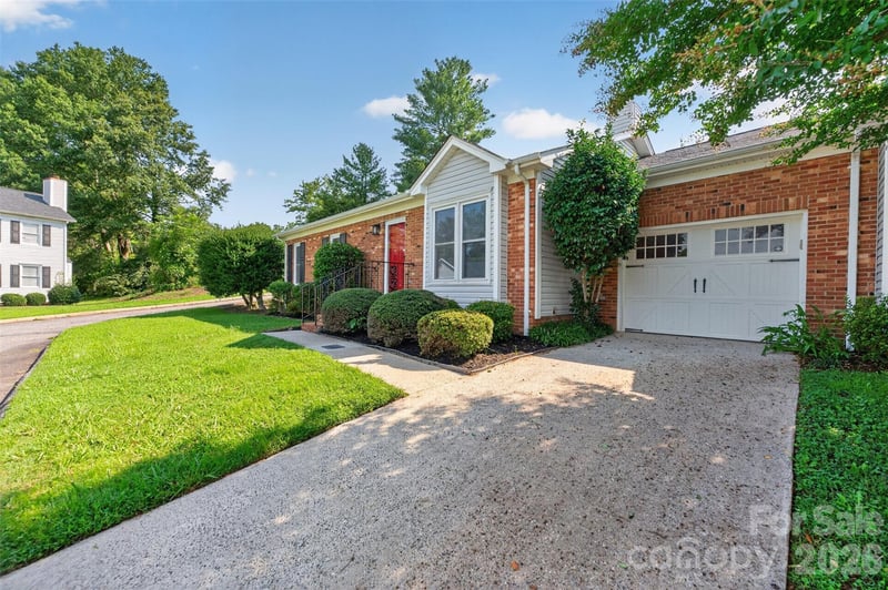 1326 Old Lenoir Road NW, Hickory, NC - 2 beds, 2 baths, 1,252 sqft - $289,900