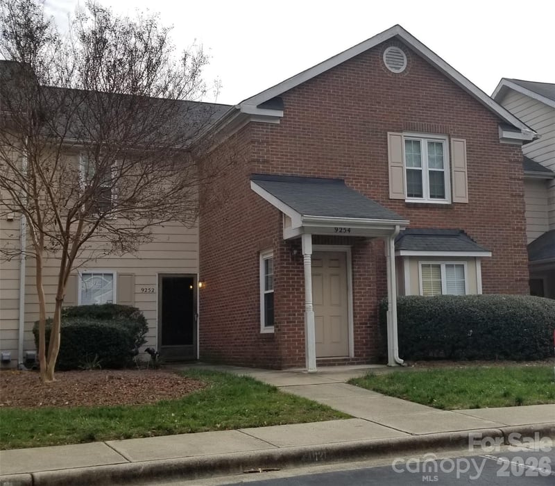 9254 Kings Canyon Drive, Charlotte, NC - 2 beds, 2 baths, 998 sqft - $259,900