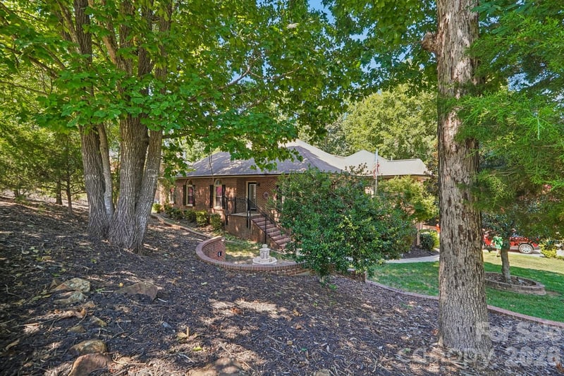 8463 Plantation Way, Harrisburg, NC - 4 beds, 4 baths, 3,092 sqft - $739,900