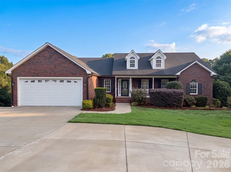 106 Millbranch Lane, Statesville, NC - 3 beds, 2 baths, 3,327 sqft - $485,000