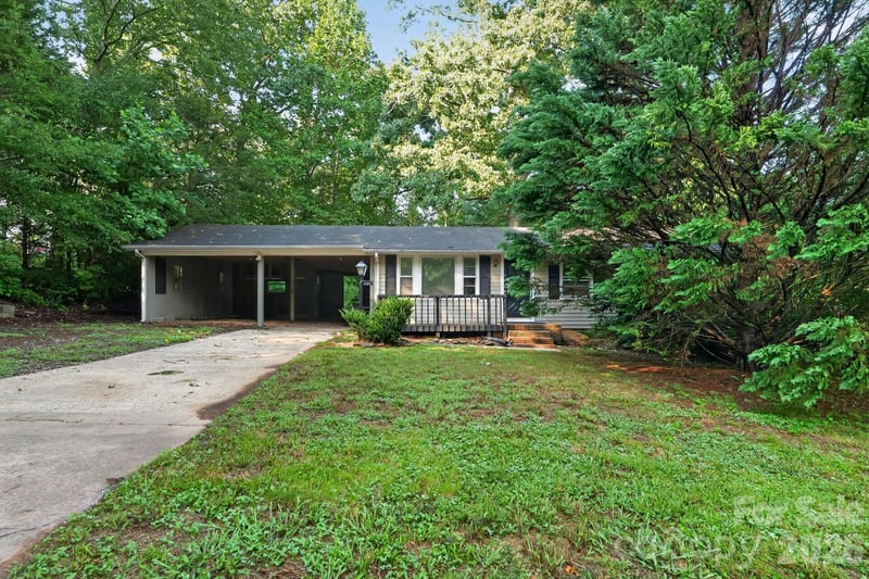 607 Texas Trail, Dallas, NC - 3 beds, 1 bath, 963 sqft - $242,000