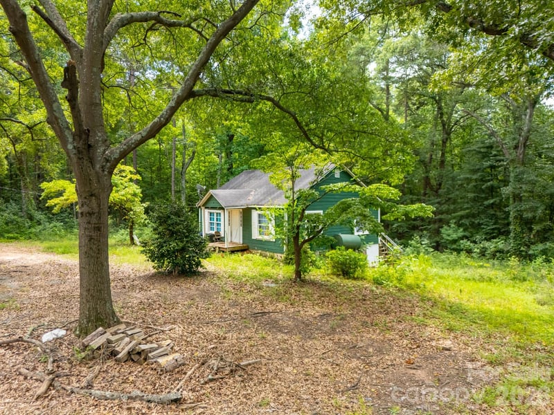 14002 NC Hwy 73 Highway, Huntersville, NC - 2 beds, 1 bath, 1,533 sqft - $264,000