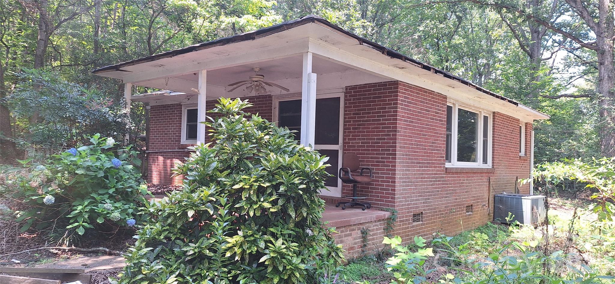 1036 Curve View Road, Lincolnton, NC. property listing photo
