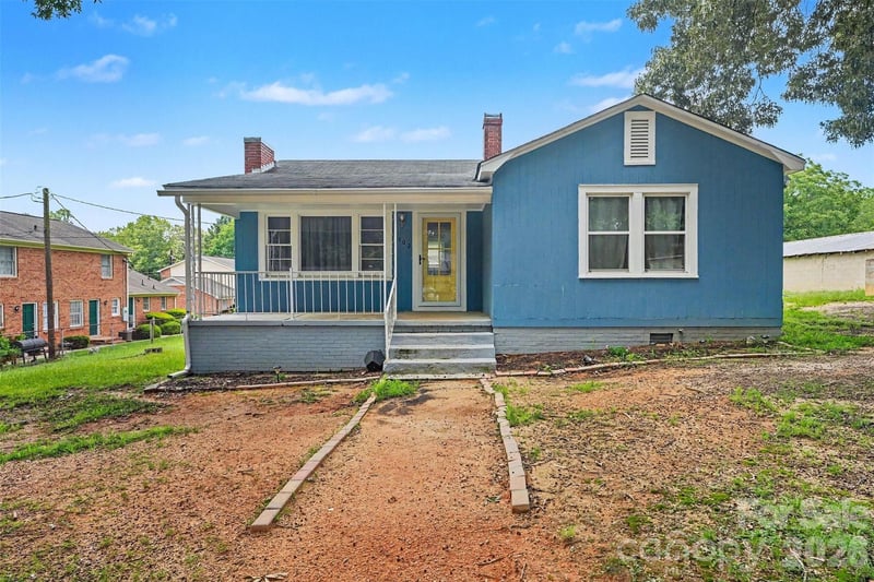 1102 Desoto Avenue, Kannapolis, NC - 2 beds, 1 bath, 959 sqft - $205,000