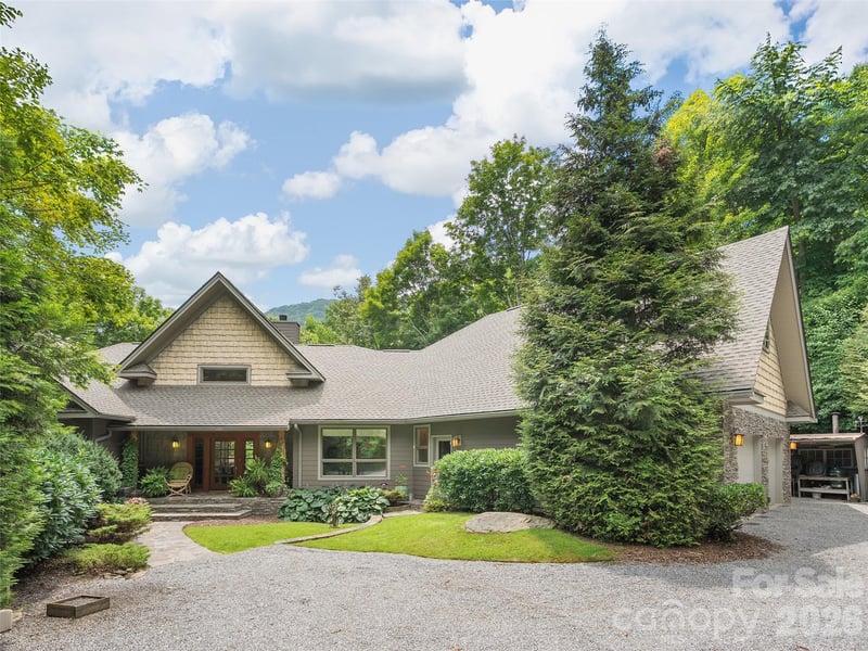 515 Flying Hawk Trail, Waynesville, NC - 3 beds, 3.5 baths, 4,461 sqft - $1,195,000