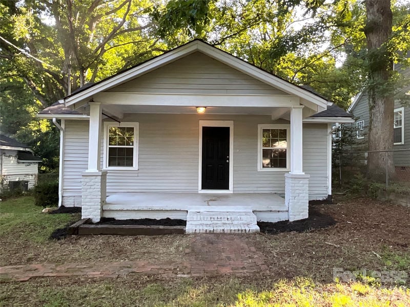 1034 Ridge Avenue, Gastonia, NC - 2 beds, 1 bath, 980 sqft - $1,325