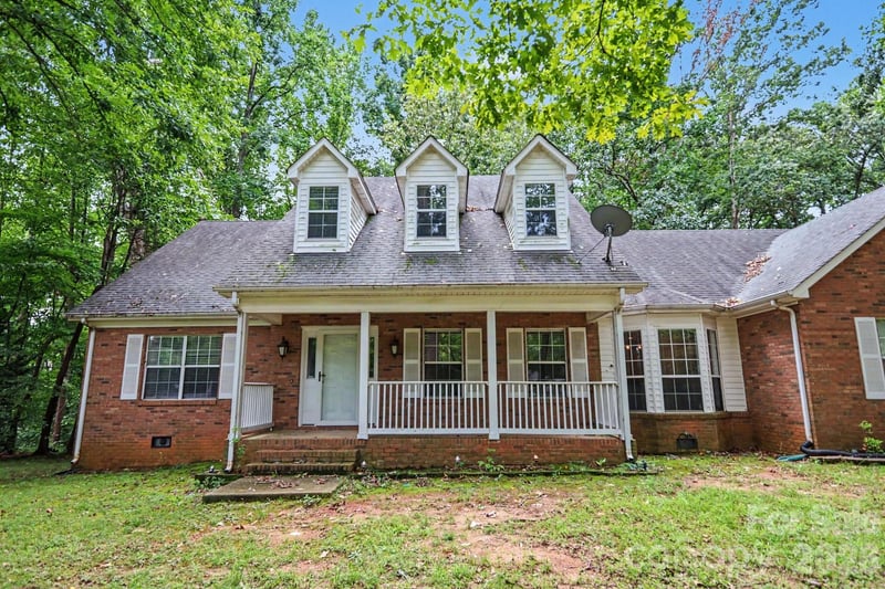 7944 Woodhill Cove Lane, Denver, NC - 3 beds, 2.5 baths, 2,169 sqft - $410,000