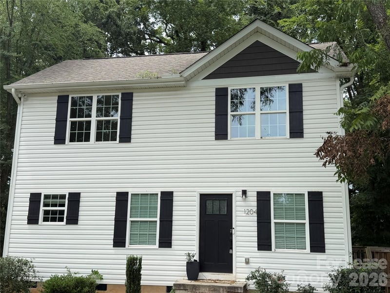 1204 W Airline Avenue, Gastonia, NC - 3 beds, 2.5 baths - $1,649