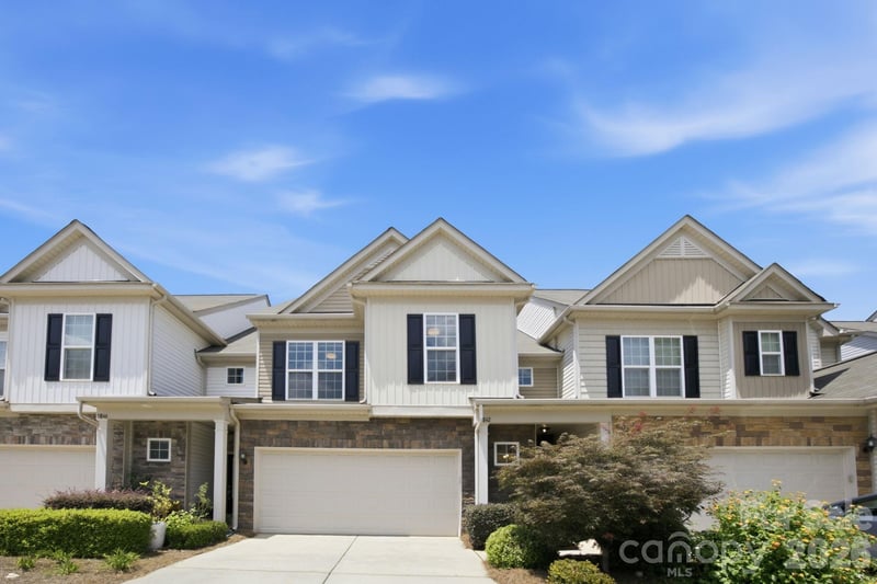 5842 Glassport Lane, Charlotte, NC - 3 beds, 2.5 baths, 2,026 sqft - $484,900