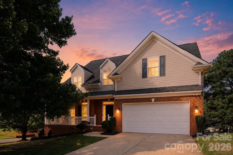 3105 Linkside Court, Fort Mill, SC - 4 beds, 3.5 baths, 2,797 sqft - $539,900