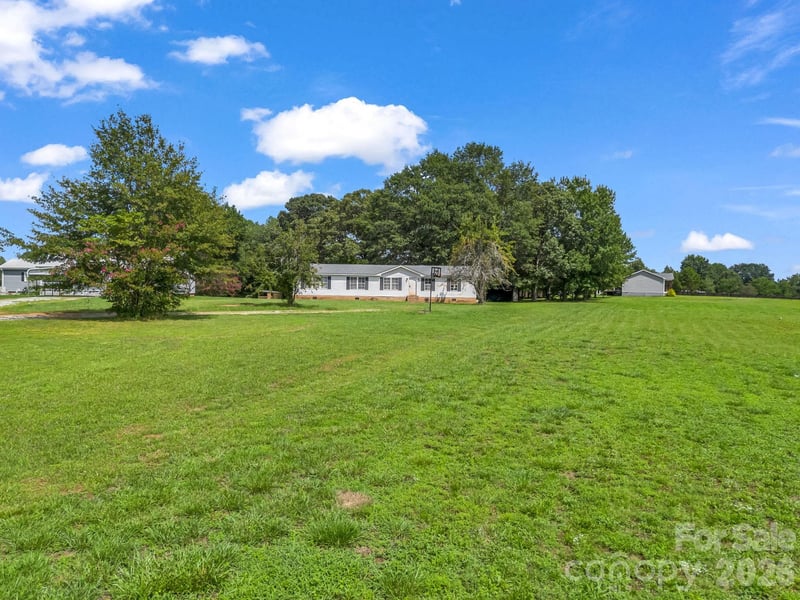 3204 Frank Grigg Drive, Shelby, NC - 3 beds, 2 baths, 1,883 sqft - $199,500