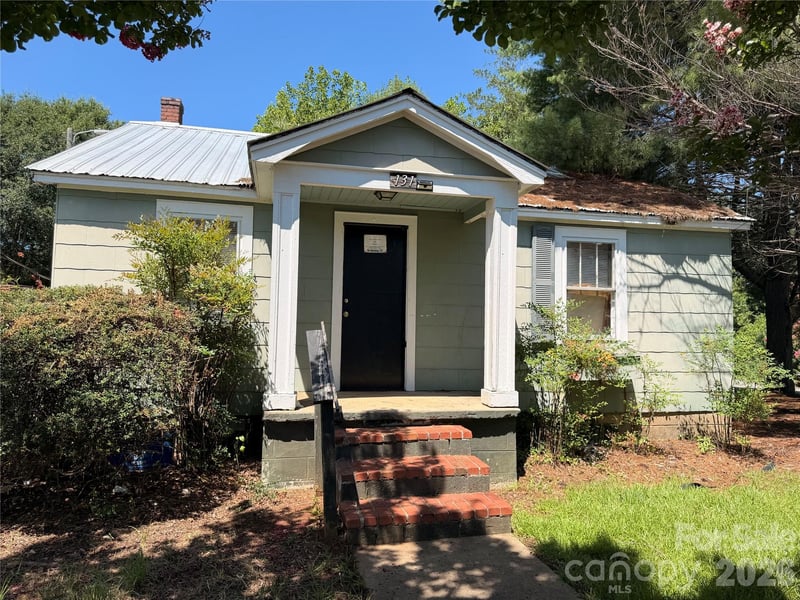 127 & 131 Blanton Street, Spindale, NC - 2 beds, 1 bath, 731 sqft - $150,000