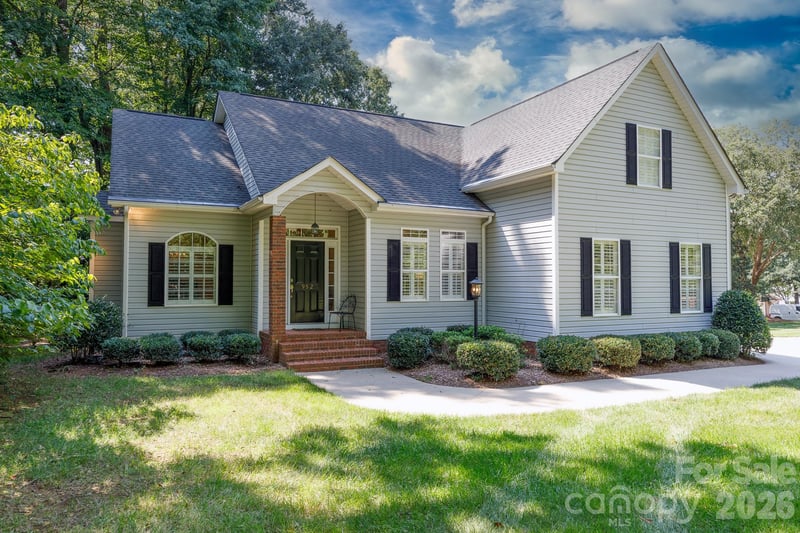 952 Lake Club Drive, Rock Hill, SC - 3 beds, 2.5 baths, 2,182 sqft - $590,900