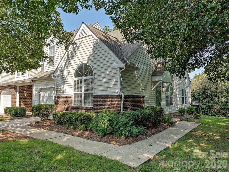 8810 Scotch Heather Way, Charlotte, NC - 3 beds, 2 baths, 1,588 sqft - $400,000