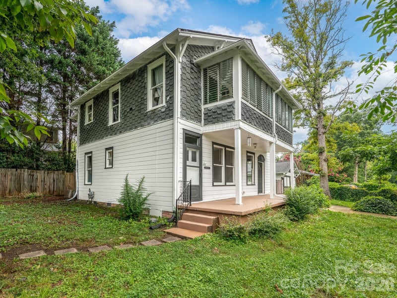 111-113 Stewart Street, Hendersonville, NC - 6 beds, 2,739 sqft - $645,000